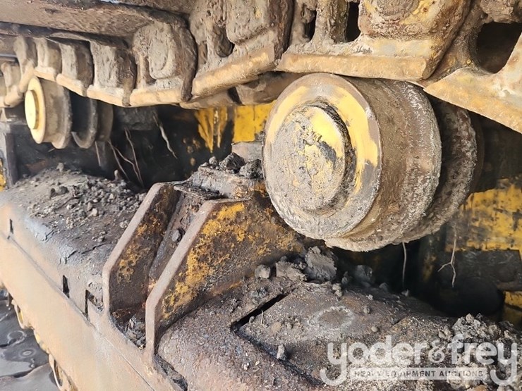 2016-deere-700k-lgp-image-14