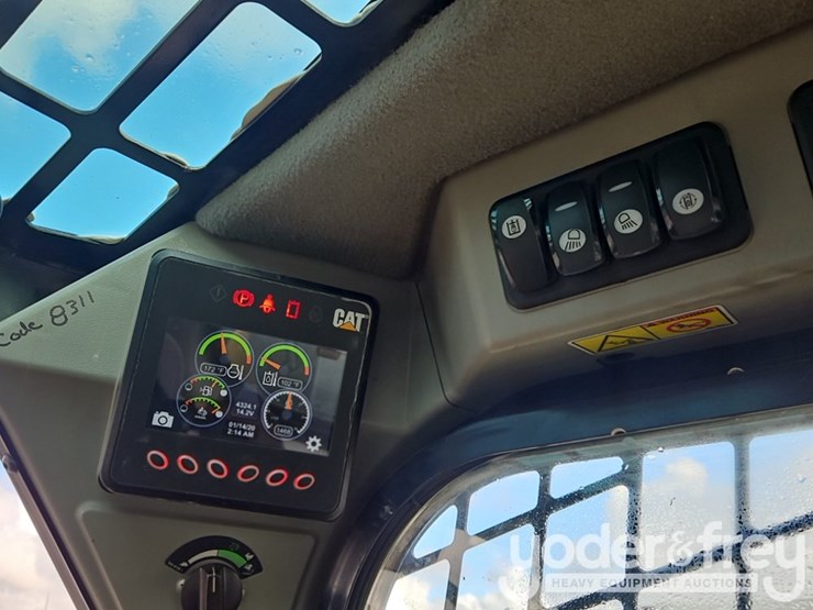 2017-caterpillar-272d2-xhp-image-24