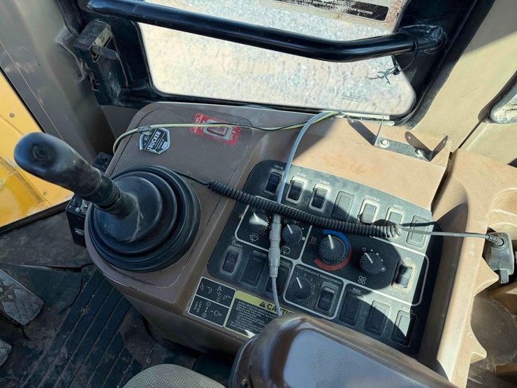 deere-744h-image-24