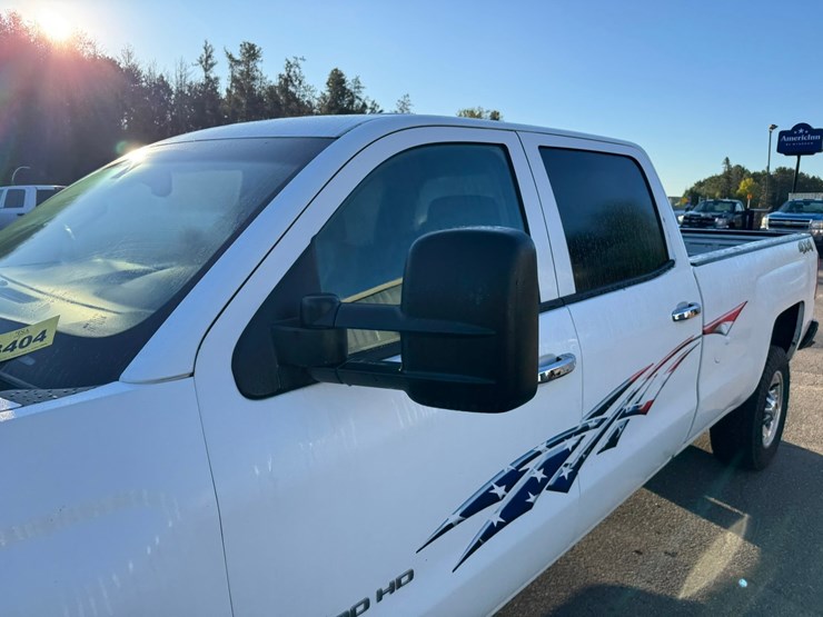 2015-chevrolet-3500hd-image-11