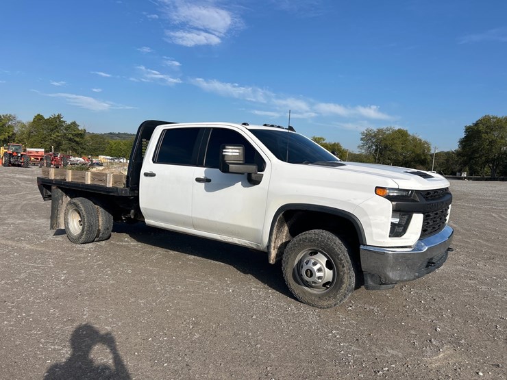 2021-chevrolet-3500-image-1