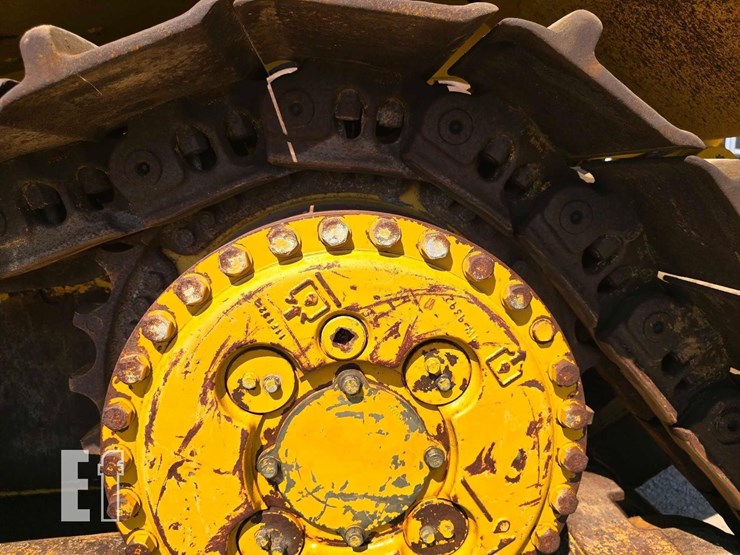 2013-caterpillar-d8t-image-27
