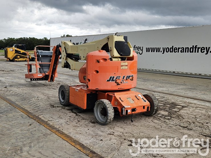 2015-jlg-e400ajpn-image-7