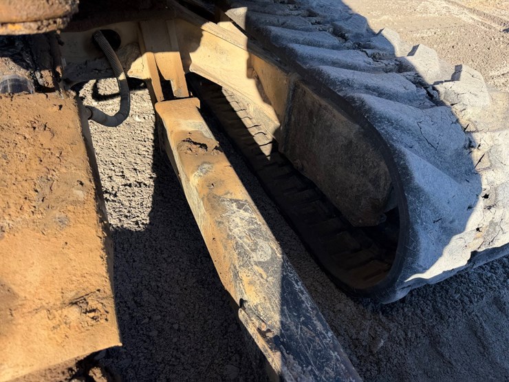 2020-caterpillar-306-image-16