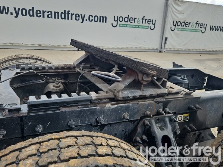 2019-peterbilt-579-image-21