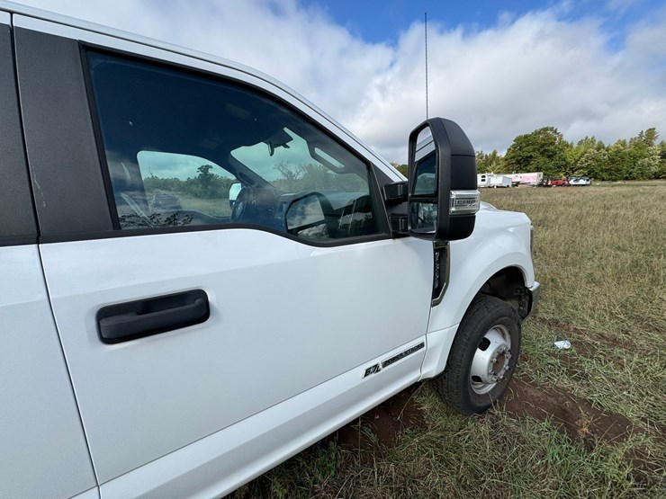 2019-ford-f350-xl-image-23