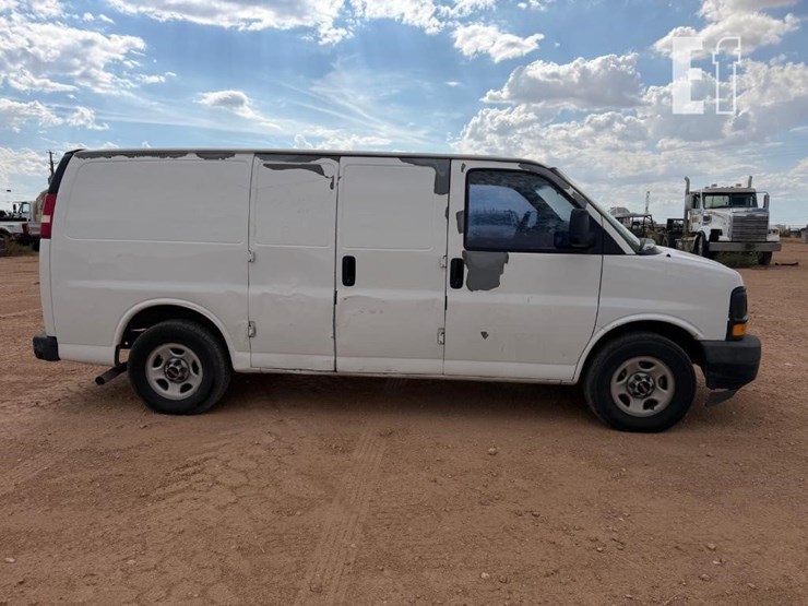2003-gmc-savana-g1500-image-6