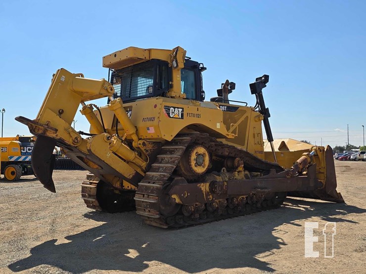 2013-caterpillar-d8t-image-4