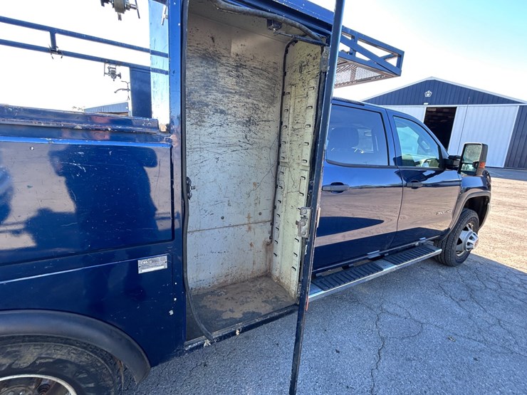 2017-gmc-3500-image-22