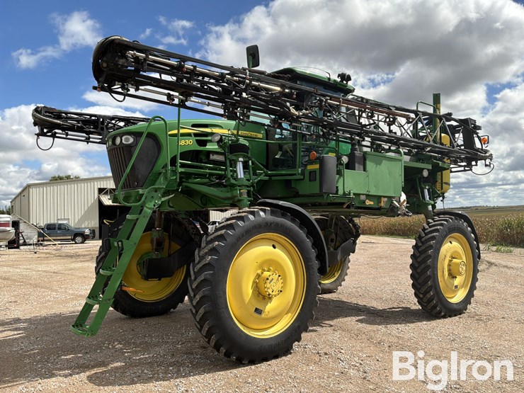 2009-john-deere-4830-image-1