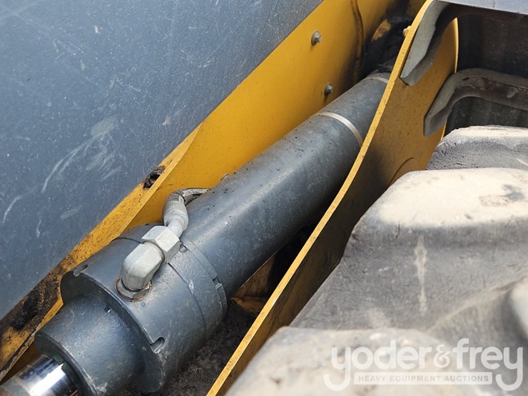 2019-deere-624l-image-17