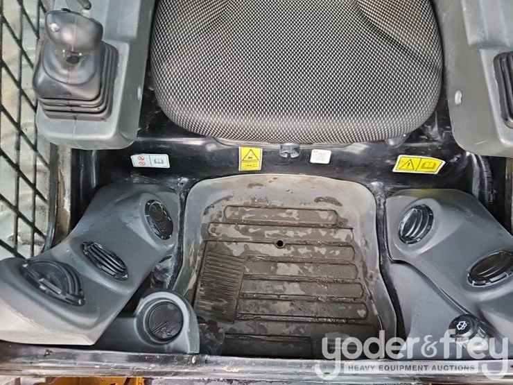 2021-caterpillar-289d3-image-24