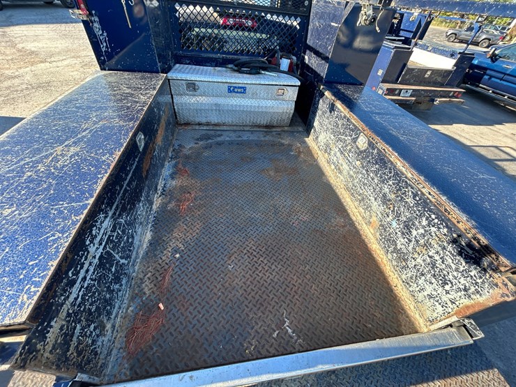 2016-gmc-3500-image-26