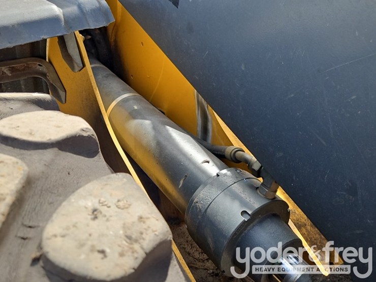 2019-deere-624l-image-12