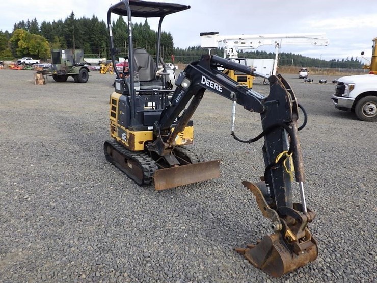 2017-deere-17g-image-7