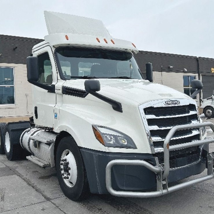 2019 FREIGHTLINER CASCADIA 126