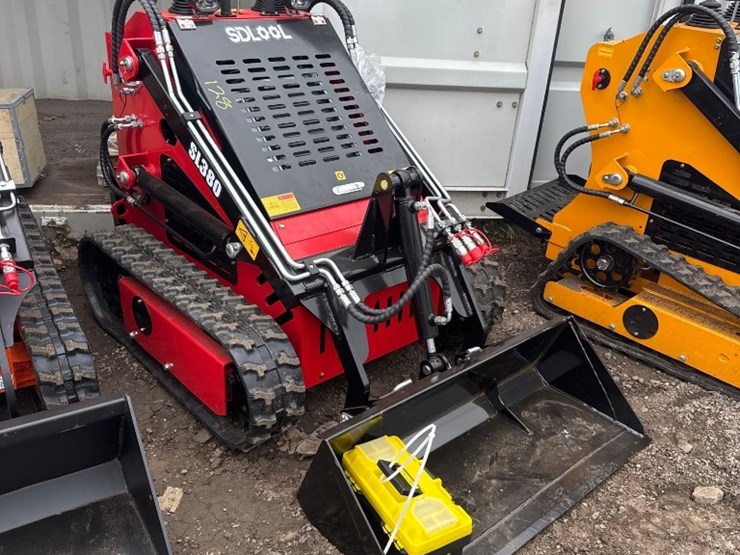 new-sdlool-co-mini-stand-on-skidloader-model-sl380-image-1