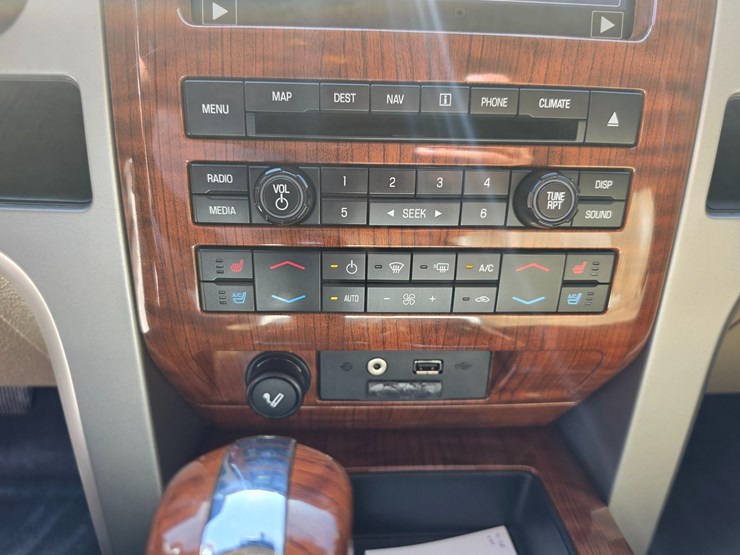2010-ford-f150-image-43