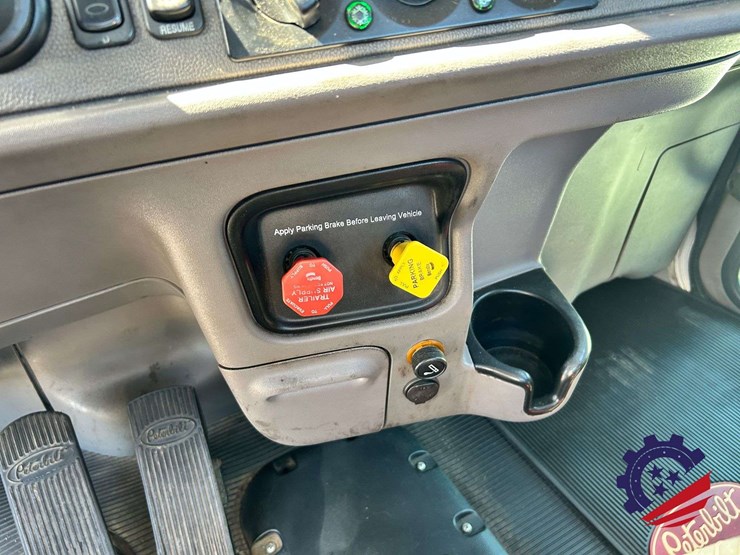 2018-peterbilt-389-image-83