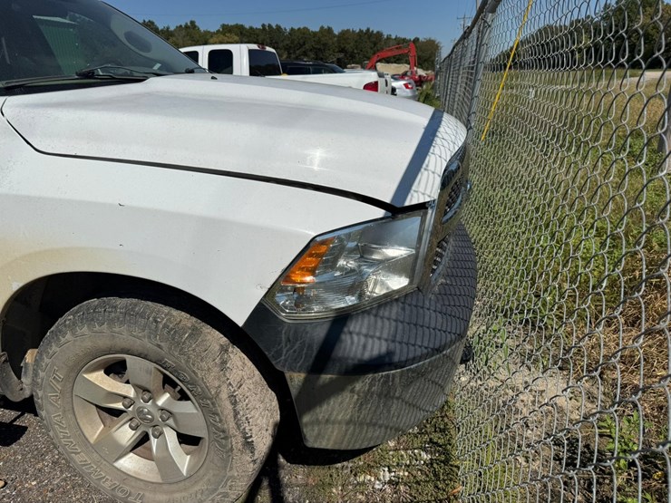 2016-dodge-1500-image-10