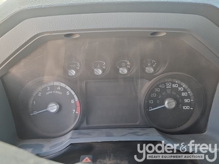 2014-ford-f350-xl-image-30
