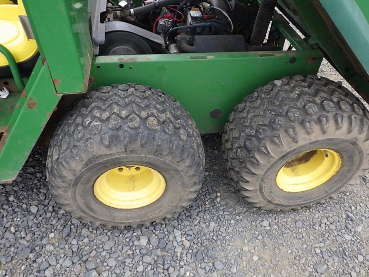 john-deere-gator-image-11
