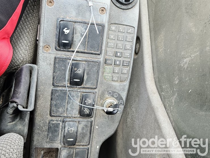 2013-volvo-ec220dl-image-34