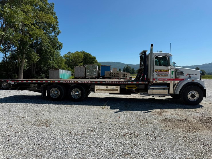 2018-freightliner-122sd-image-33