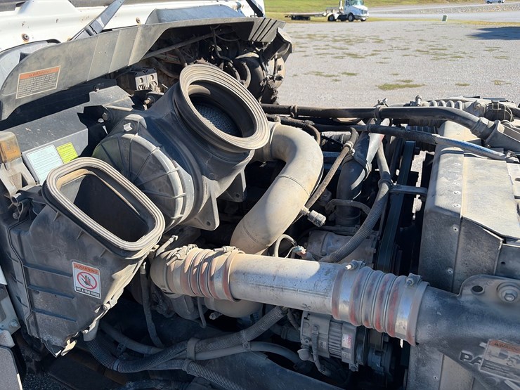 2008-kenworth-t300-image-25