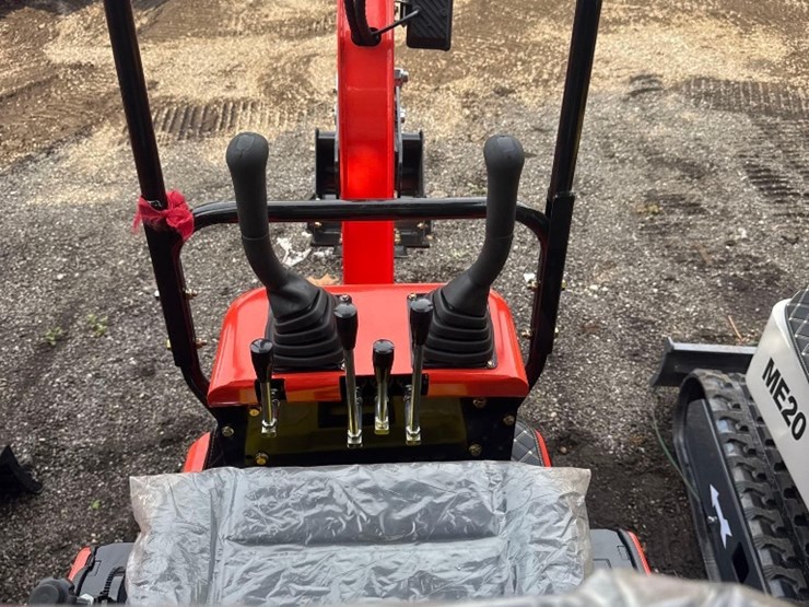 new-sd-lanch-co-mini-excavator-model-me15-image-5