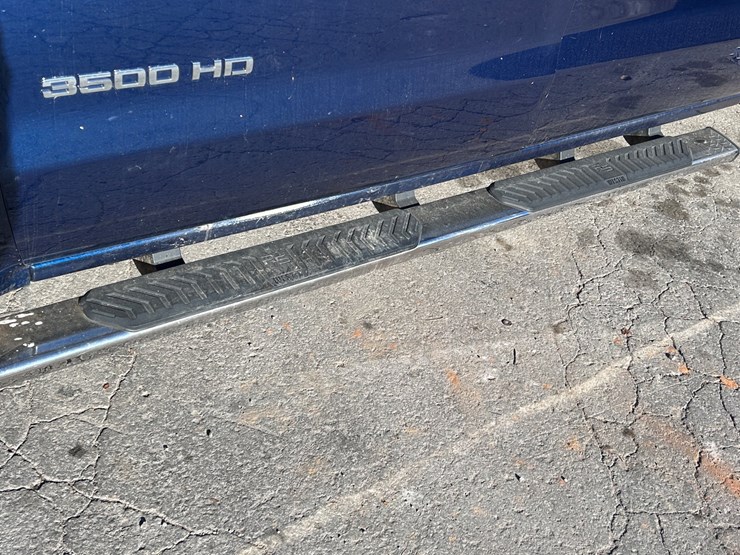 2017-gmc-3500-image-13