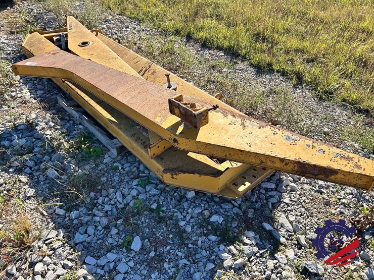 caterpillar-745-image-5