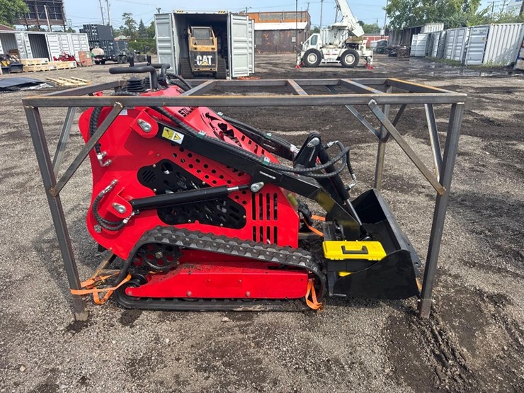 new-sd-lanch-co-mini-stand-on-skidloader-model-sdll60-image-1