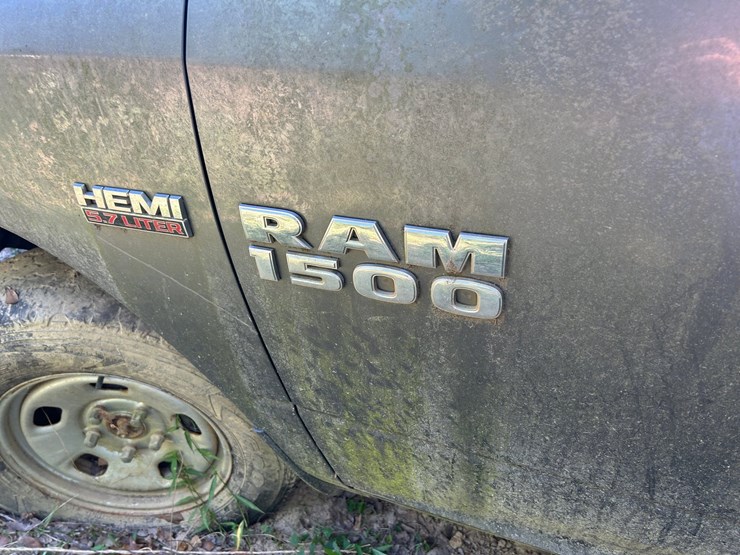 2013-dodge-1500-image-36