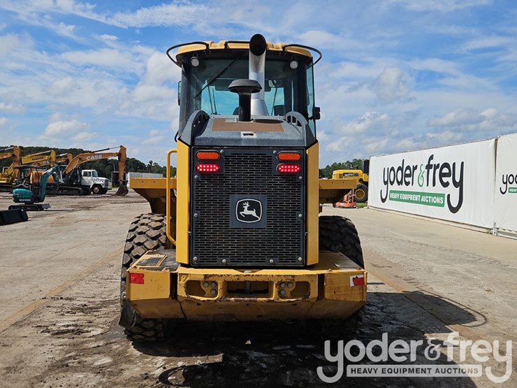 2019-deere-444k-image-4