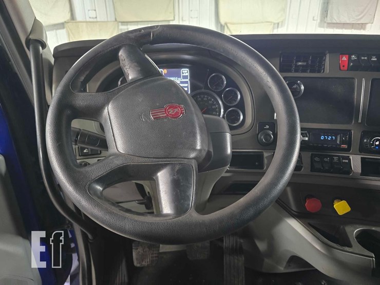 2015-kenworth-t680-image-10