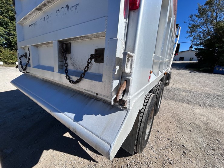 #48-•-2016-volvo-vhd-tri-axle-dump-truck-image-22