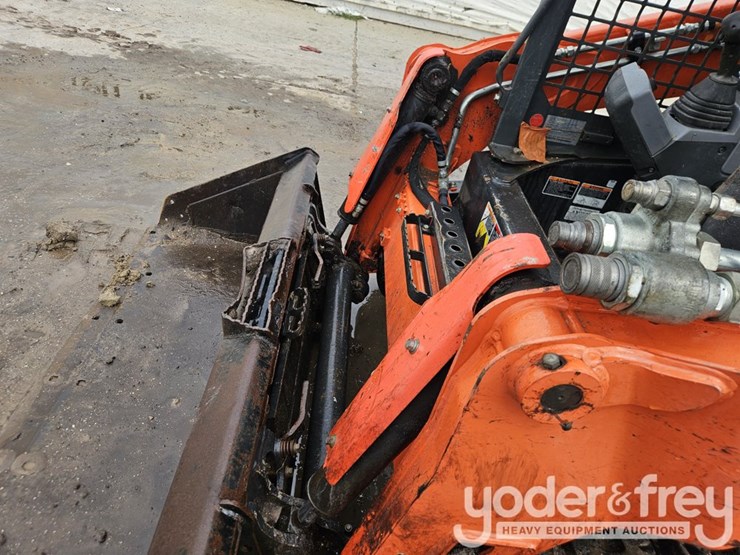 2023-kubota-svl65-2-image-16