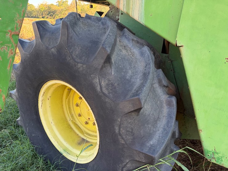 john-deere-4425-image-3