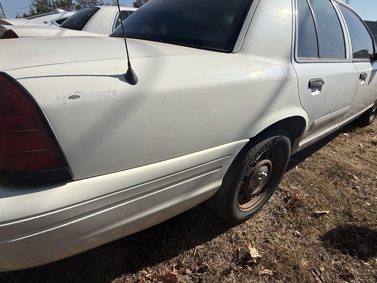 #46835-•-2005-ford-crown-victoria-sedan-2fafp71wx5x153100-inv#46835-image-14