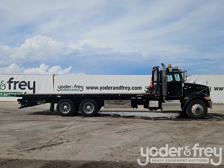 2017-peterbilt-348-image-6