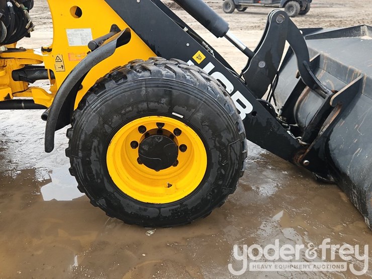 2012-jcb-406b-image-9
