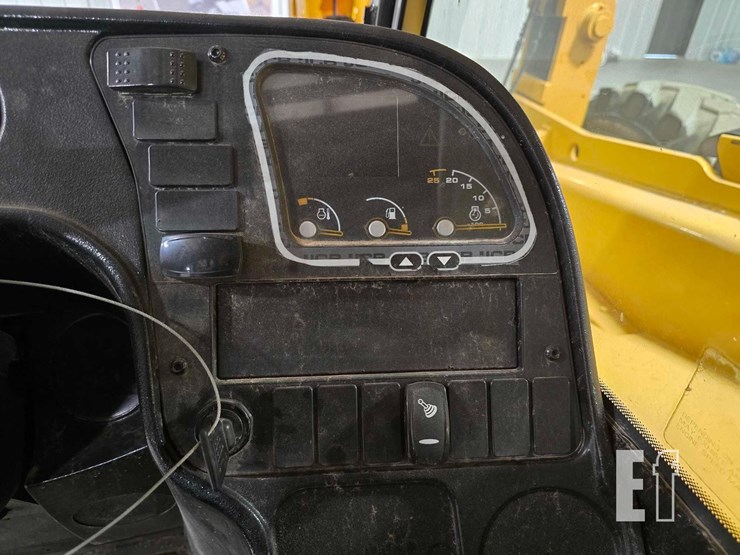 2015-jcb-507-42-image-17