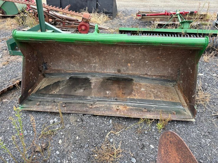 john-deere-bucket-image-1