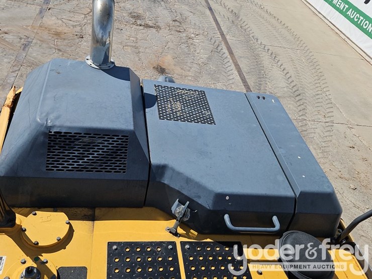 2019-deere-210g-image-32