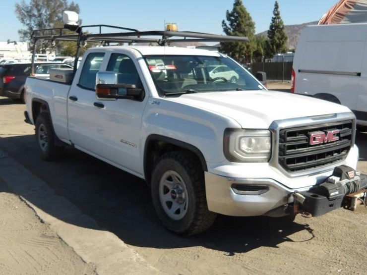 2017-gmc-sierra-1500-image-3