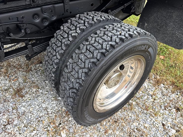 2015-ford-f550-xl-sd-image-21
