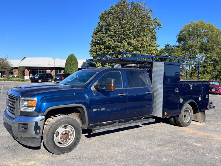 2017-gmc-3500-image-1