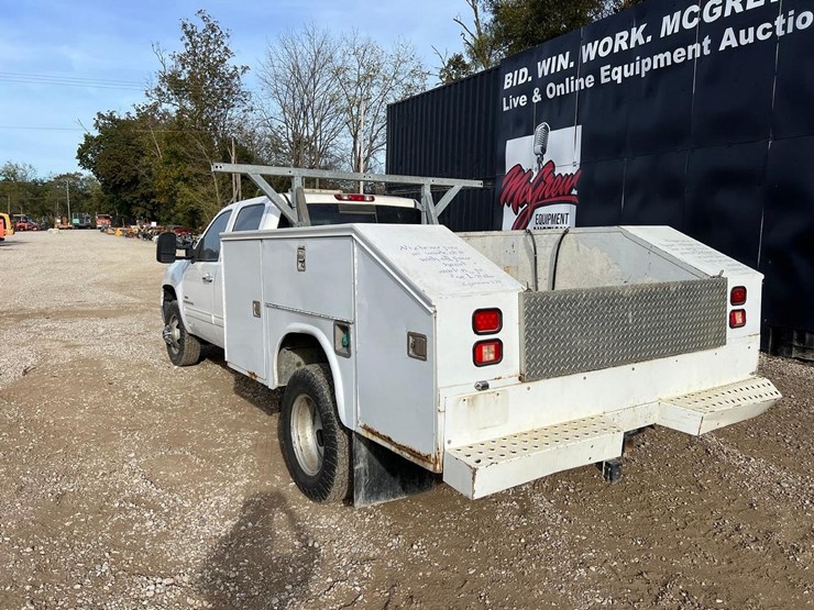 2008-gmc-3500-image-4