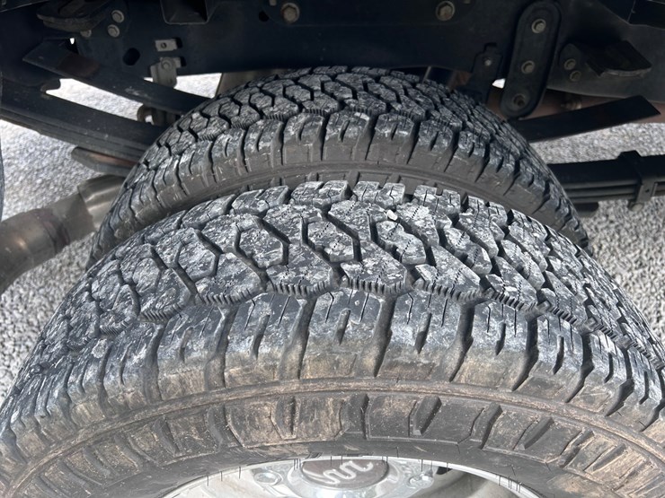 2024-ford-f350-image-8